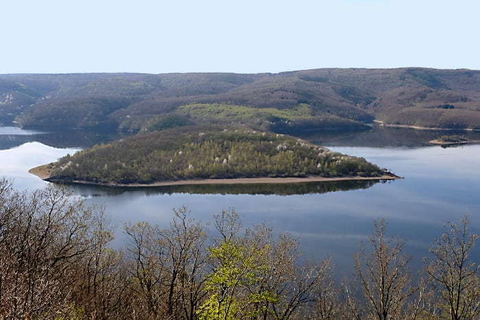  Ausblick von der Hubertushöhe auf den Rursee 